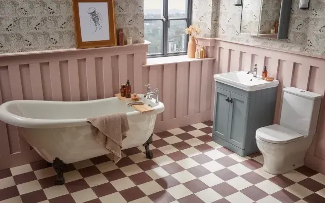 Marston 600 Spruce bathroom