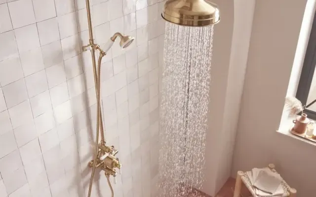 Lansdown Shower exposed brass Lifestyle