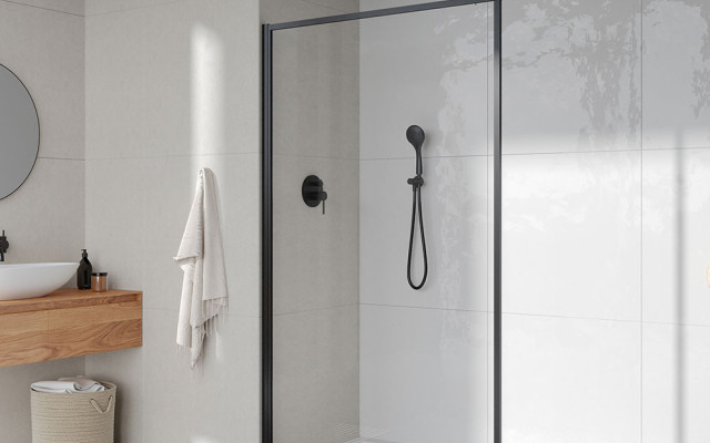 Innov8 Black Framed Wetroom Panel